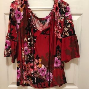 Floral print 3/4 sleeve top